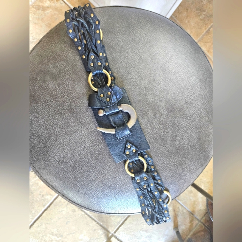 Hipstirr Black Leather Stud Belt Size S Measures 36-38"